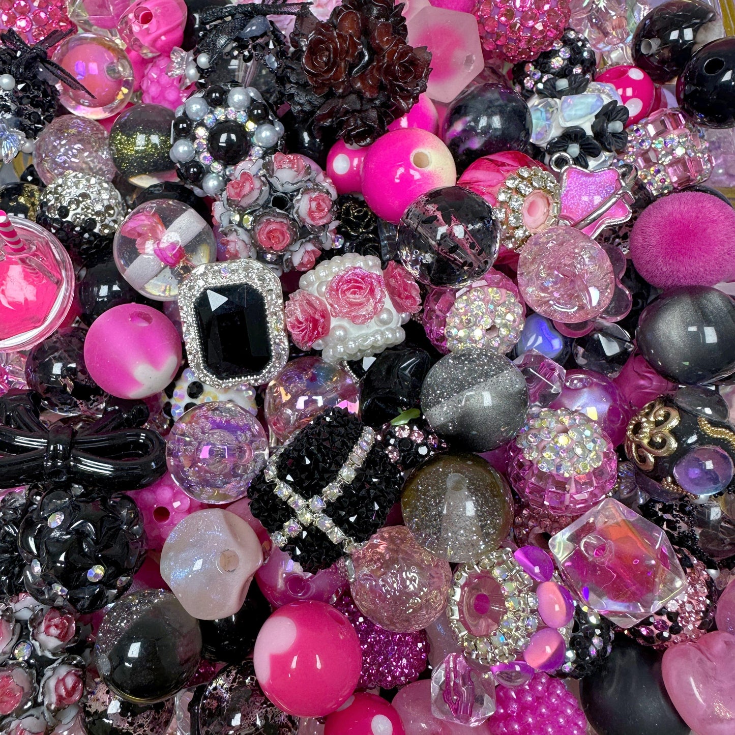 Mixed 16mm Acrylic/Resin/Glaze/Heavy-Crafted Mix Beads For Key/Bag Charm Car Hanger for DIY Craft Projects