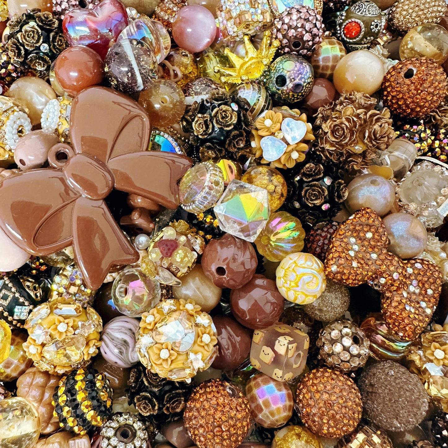 Mixed 16mm Acrylic/Resin/Glaze/Heavy-Crafted Mix Beads For Key/Bag Charm Car Hanger for DIY Craft Projects
