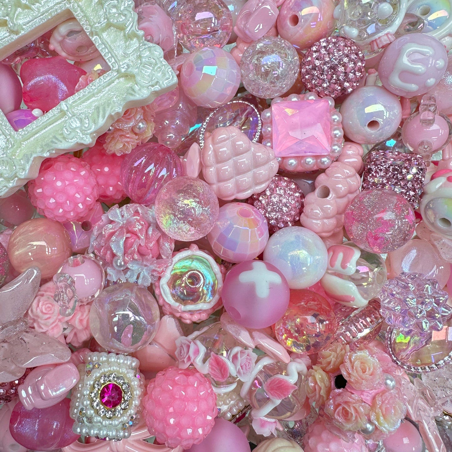 Mixed 16mm Acrylic/Resin/Glaze/Heavy-Crafted Mix Beads For Key/Bag Charm Car Hanger for DIY Craft Projects